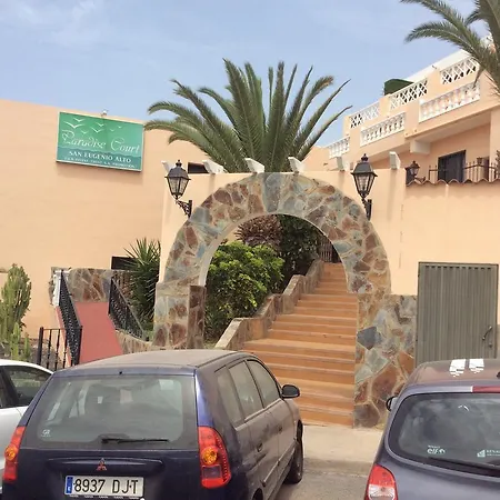 Lägenhet Residencia Paradise Court