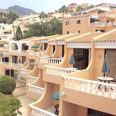 Residencia Paradise Court *
