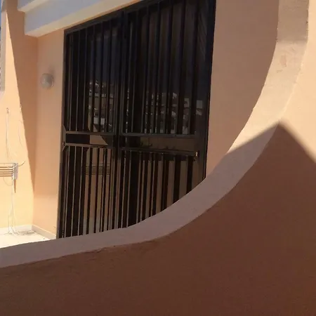 Residencia Paradise Court *