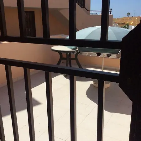 Residencia Paradise Court *